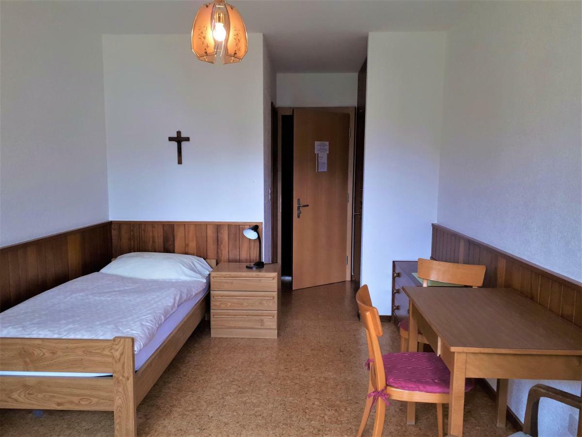 Gaestehaus St. Ursula Бриг Экстерьер фото